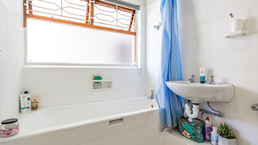 To Let 0 Bedroom Property for Rent in Sea Point Western Cape